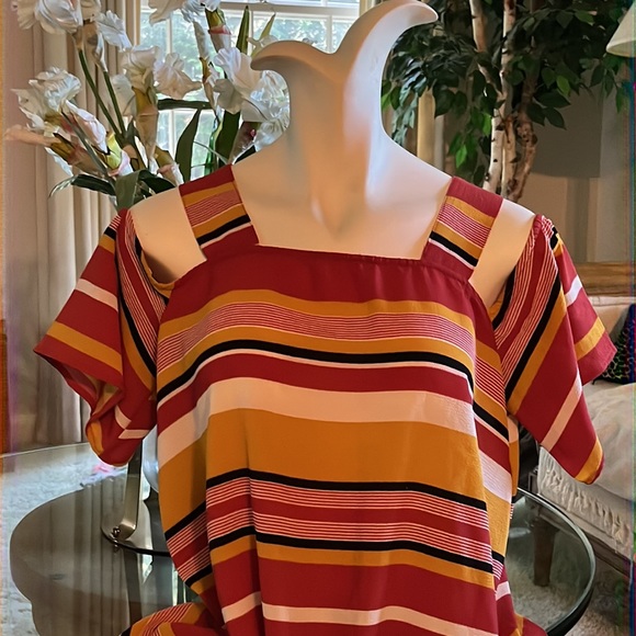 Cold Shoulder Striped Top Sz M - Picture 2 of 9
